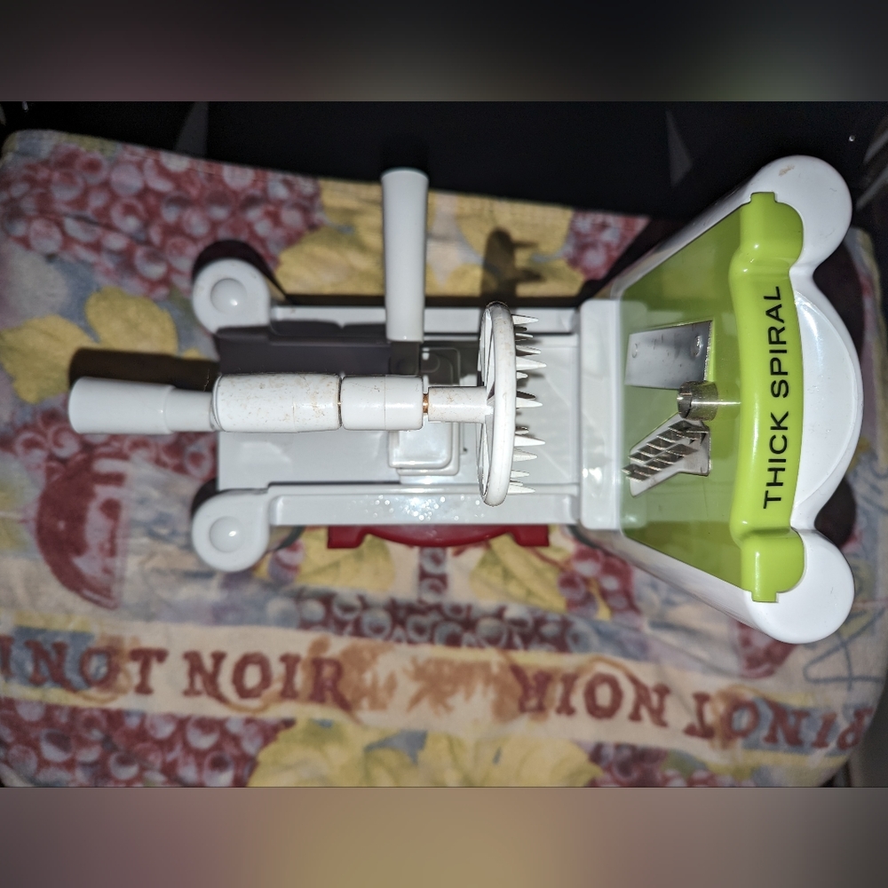 FOOD NETWORK - Three Size Spiralizer - Picture 9 of 9